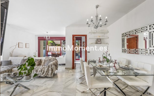 Resale - Detached villa - Estepona - Estepona Centro