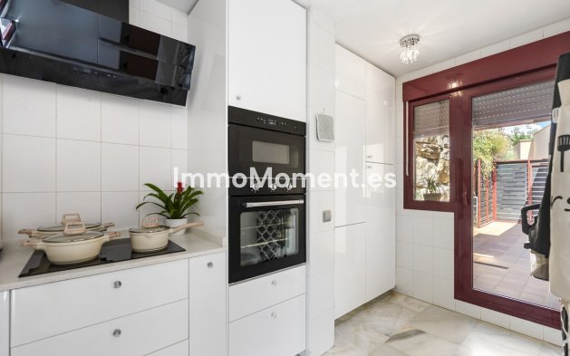 Resale - Detached villa - Estepona - Estepona Centro