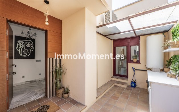 Resale - Detached villa - Estepona - Estepona Centro