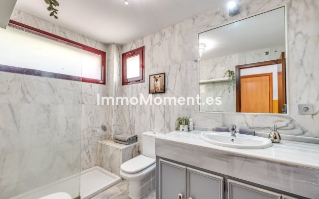 Resale - Detached villa - Estepona - Estepona Centro