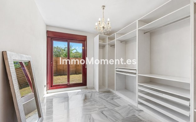 Resale - Detached villa - Estepona - Estepona Centro