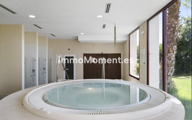 Resale - Detached villa - Estepona - Estepona Centro
