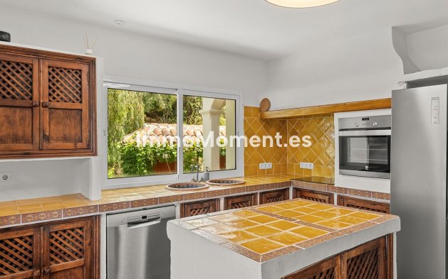 Bestaande woning - Vrijstaande villa - Marbella - El Rosario
