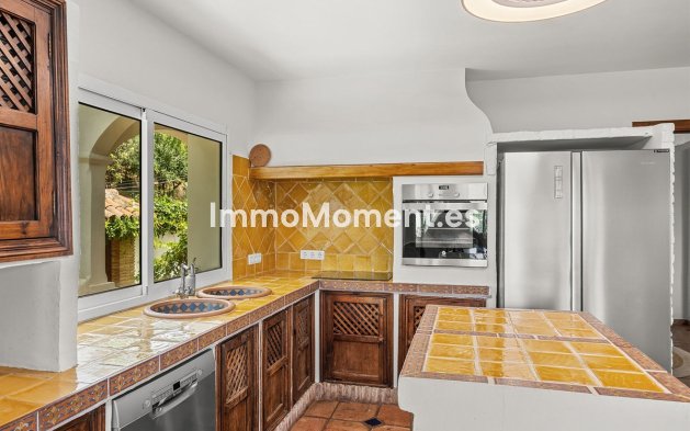 Bestaande woning - Vrijstaande villa - Marbella - El Rosario