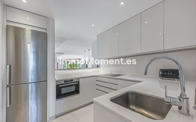 Revente - Appartement - Estepona  - Estepona Centro