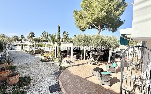Resale - Detached villa - Orihuela - Villamartín