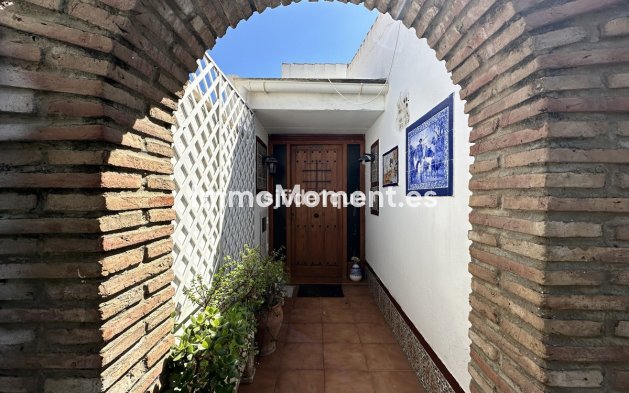 Bestaande woning - Vrijstaande villa - Estepona  - Estepona Centro