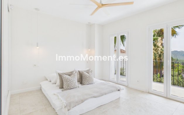 Wiederverkauf - Freistehende Villa -   Inländisch - Istán