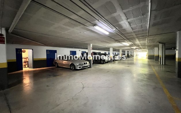 Resale - Apartment - Benahavís - Benahavís Centro