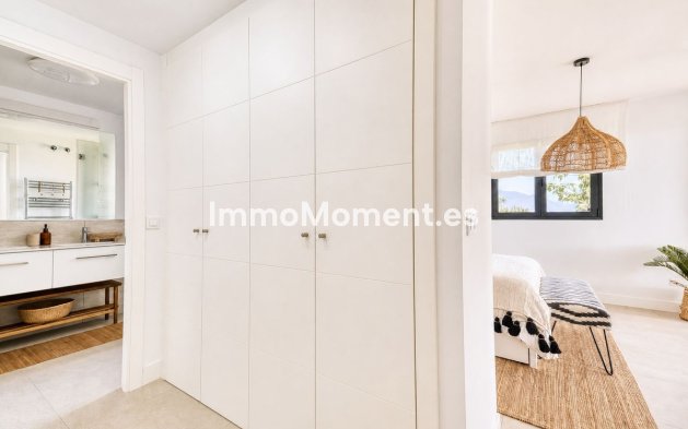 Resale - Apartment - Manilva - La Duquesa