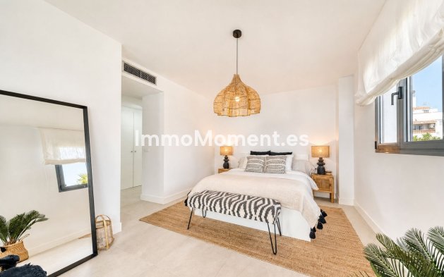 Resale - Apartment - Manilva - La Duquesa