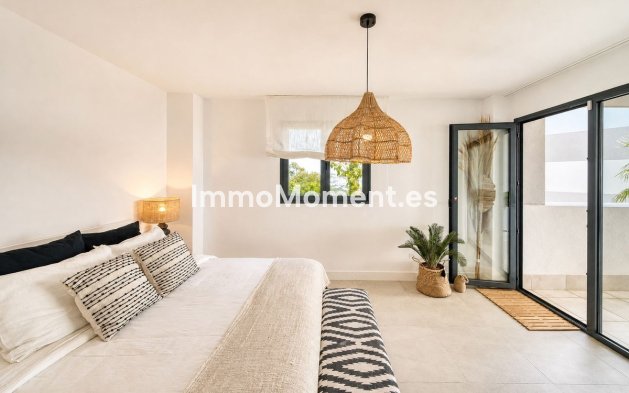 Resale - Apartment - Manilva - La Duquesa
