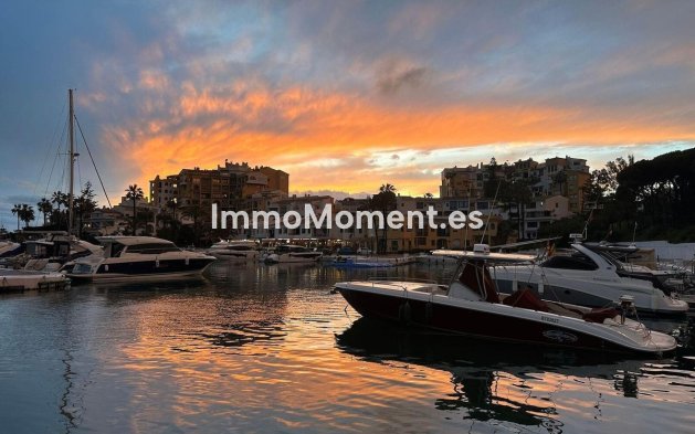 Resale - Apartment - Marbella - Puerto de Cabopino