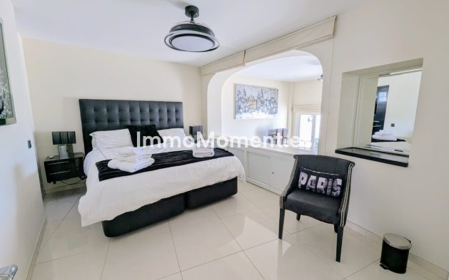 Resale - Apartment - Marbella - Puerto de Cabopino
