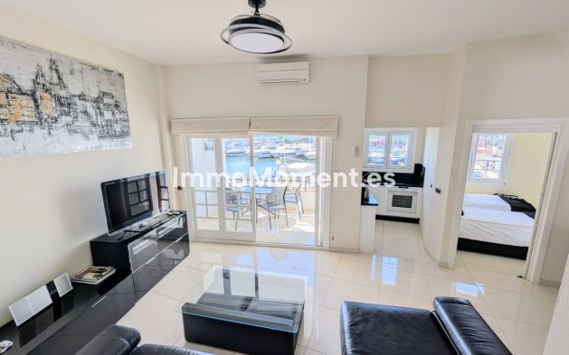 Resale - Apartment - Marbella - Puerto de Cabopino