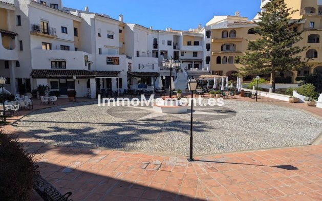 Resale - Apartment - Marbella - Puerto de Cabopino