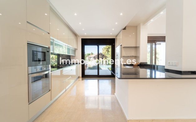 Bestaande woning - Vrijstaande villa - Marbella - El Rosario