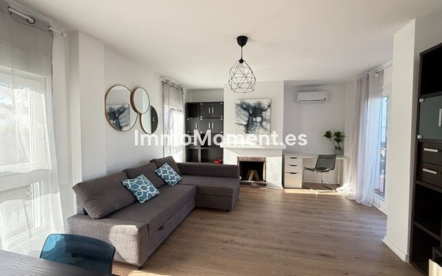 Resale - Apartment - Marbella - Elviria
