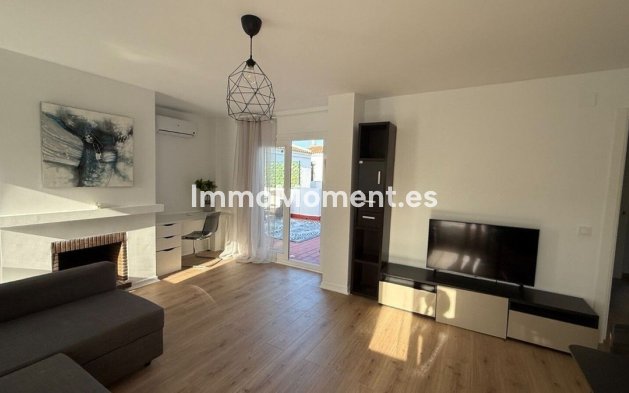 Resale - Apartment - Marbella - Elviria
