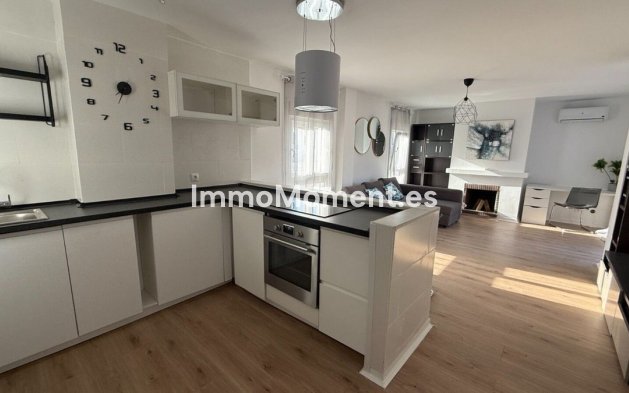 Resale - Apartment - Marbella - Elviria