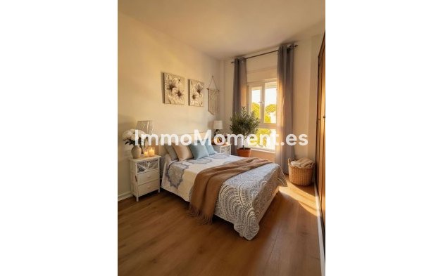 Resale - Apartment - Marbella - Elviria