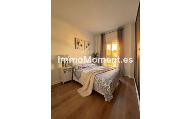 Resale - Apartment - Marbella - Elviria