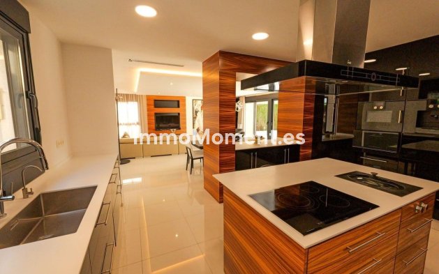 Resale - Detached villa - Torrevieja - La Veleta