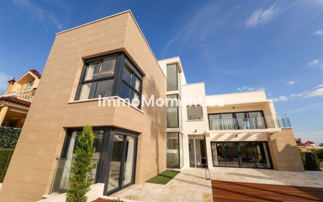 Resale - Detached villa - Torrevieja - La Veleta