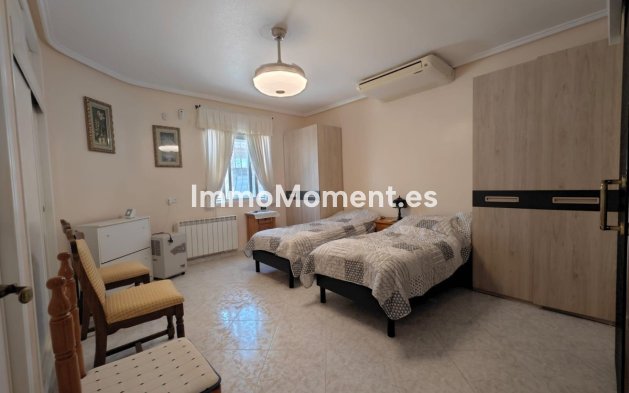 Bestaande woning - Vrijstaande villa - Torrevieja - La Siesta