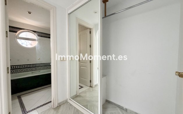 Revente - Maison mitoyenne - Estepona  - Estepona Centro