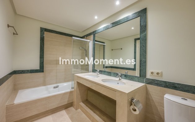 Resale - Apartment - Benahavís - Benahavís Centro