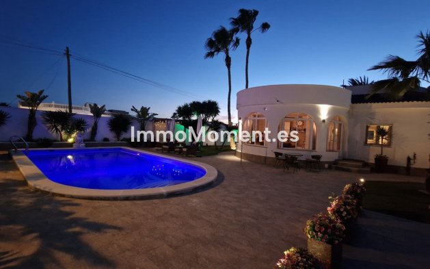 Bestaande woning - Vrijstaande villa - Torrevieja - Torrevieja Centro