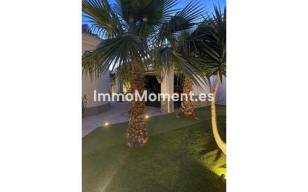 Bestaande woning - Vrijstaande villa - Torrevieja - Torrevieja Centro