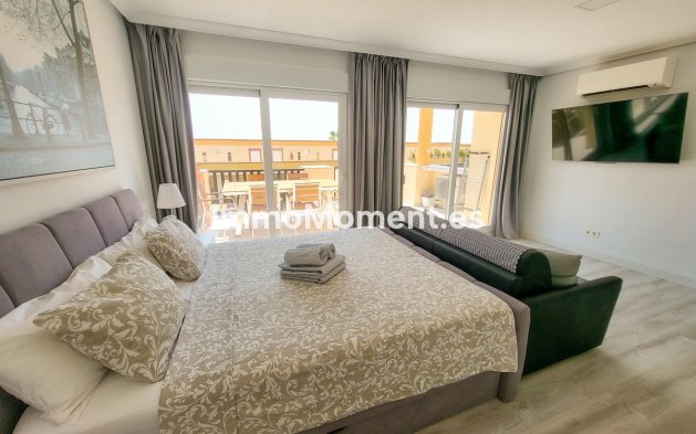 Resale - Apartment - Marbella - Elviria