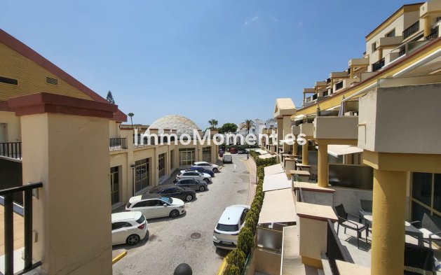 Resale - Apartment - Marbella - Elviria