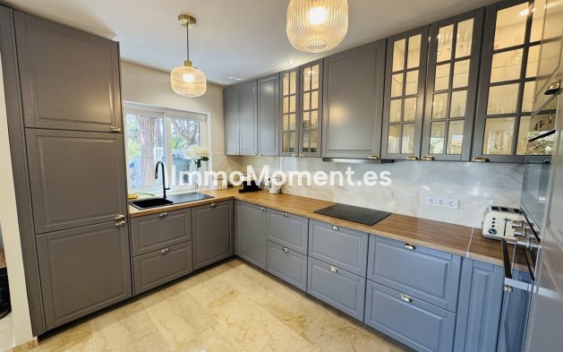 Wiederverkauf - Freistehende Villa - Marbella - Elviria