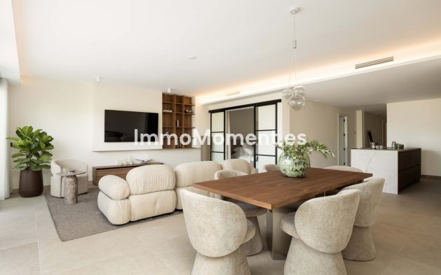 Resale - Apartment - Marbella - Nueva Andalucía