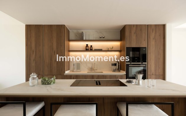 Resale - Apartment - Marbella - Nueva Andalucía