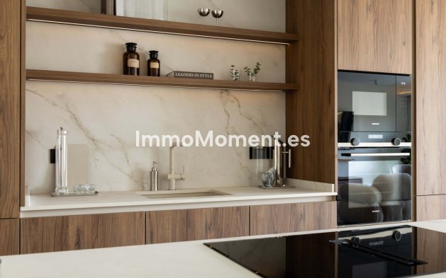 Resale - Apartment - Marbella - Nueva Andalucía