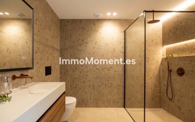 Resale - Apartment - Marbella - Nueva Andalucía