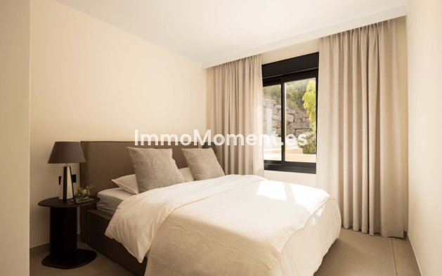 Resale - Apartment - Marbella - Nueva Andalucía