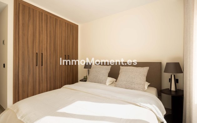 Resale - Apartment - Marbella - Nueva Andalucía