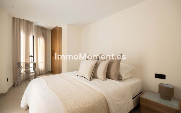 Resale - Apartment - Marbella - Nueva Andalucía