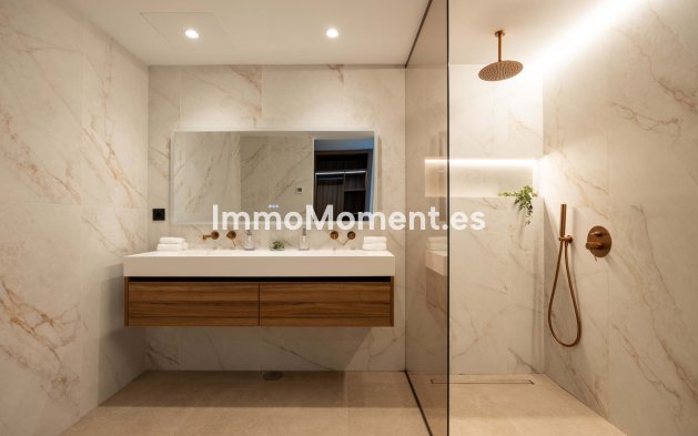 Resale - Apartment - Marbella - Nueva Andalucía
