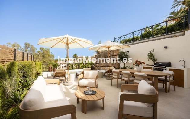 Resale - Apartment - Marbella - Nueva Andalucía