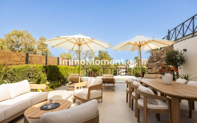 Resale - Apartment - Marbella - Nueva Andalucía