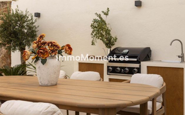 Resale - Apartment - Marbella - Nueva Andalucía