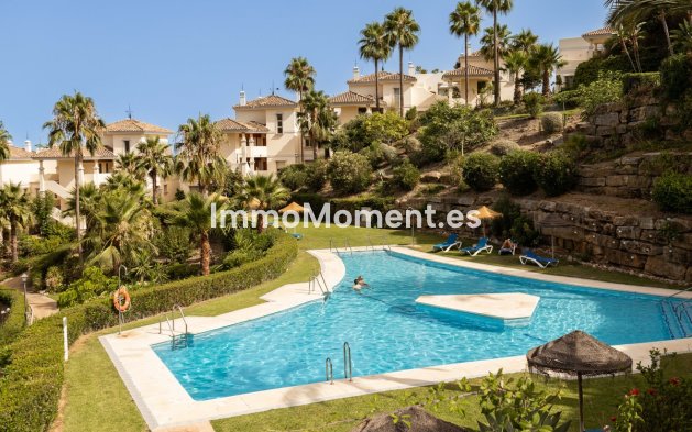 Resale - Apartment - Marbella - Nueva Andalucía