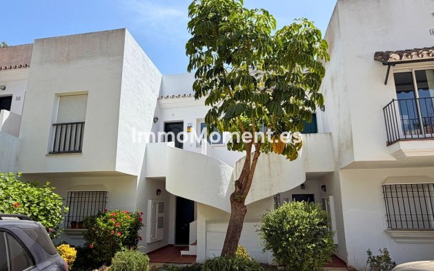 Resale - Apartment - Marbella - Nueva Andalucía