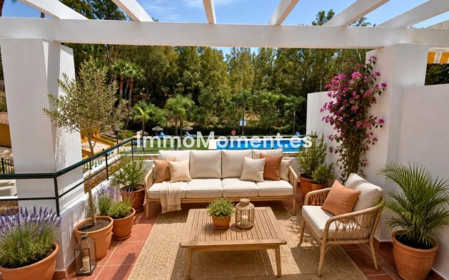Resale - Apartment - Marbella - Nueva Andalucía